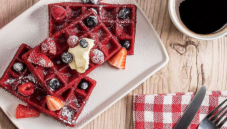 Deliciosos desayunos con harina Duncan Hines y crema batida Reddi Wip