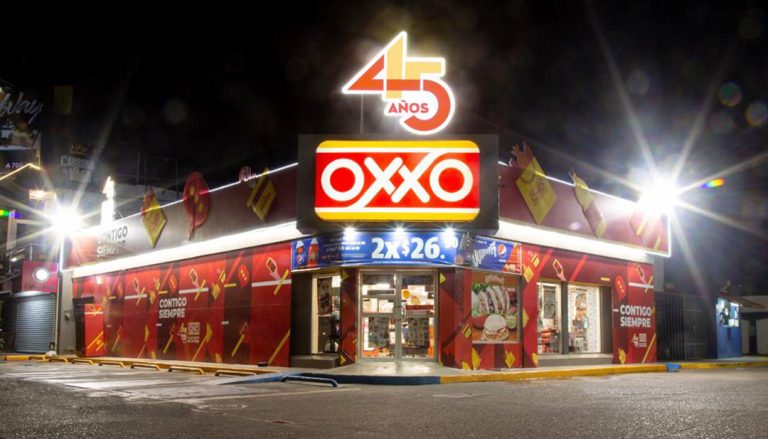 OXXO cumple 45 años de innovar y generar un impacto social